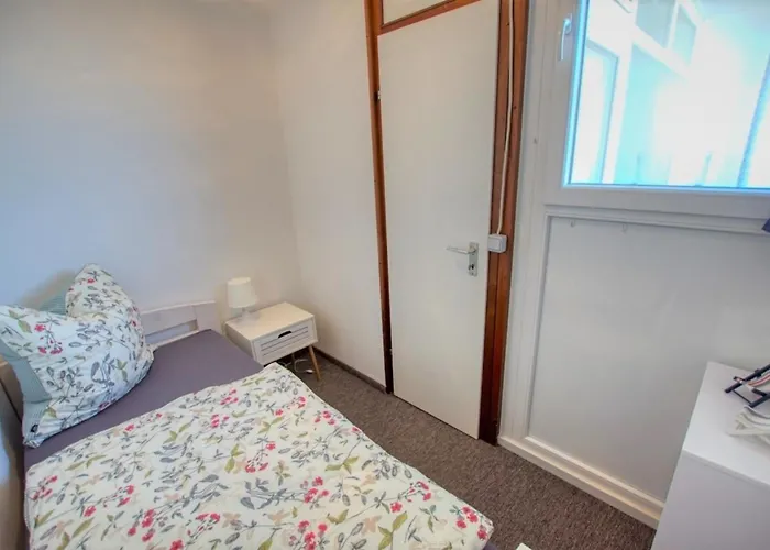 - Haus A, App 0a0405 * 하일리겐하펜